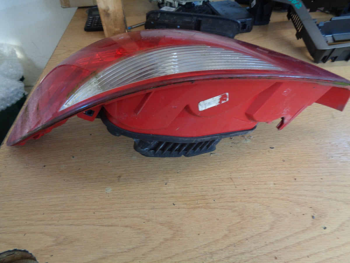 PEUGEOT 207 MK1 5 DOOR HATCHBACK  NSR PASSENGER SIDE REAR TAIL LIGHT 9686566080