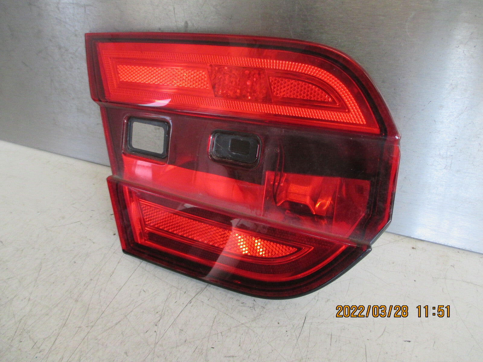 JAGUAR XF 2011 X250 FACELIFT SALOON NSR PASSENGER REAR INNER BRAKE LIGHT CLUSTER