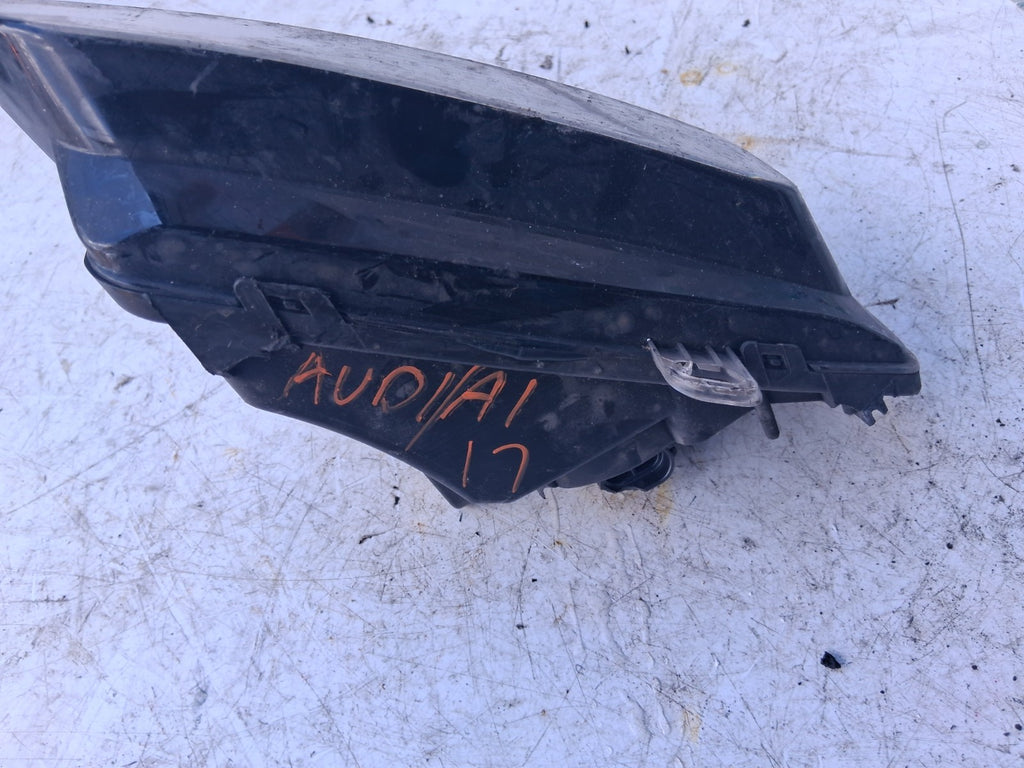 2017 AUDI A1 8X NSF PASSENGER SIDE FOG LAMP 8XA941699