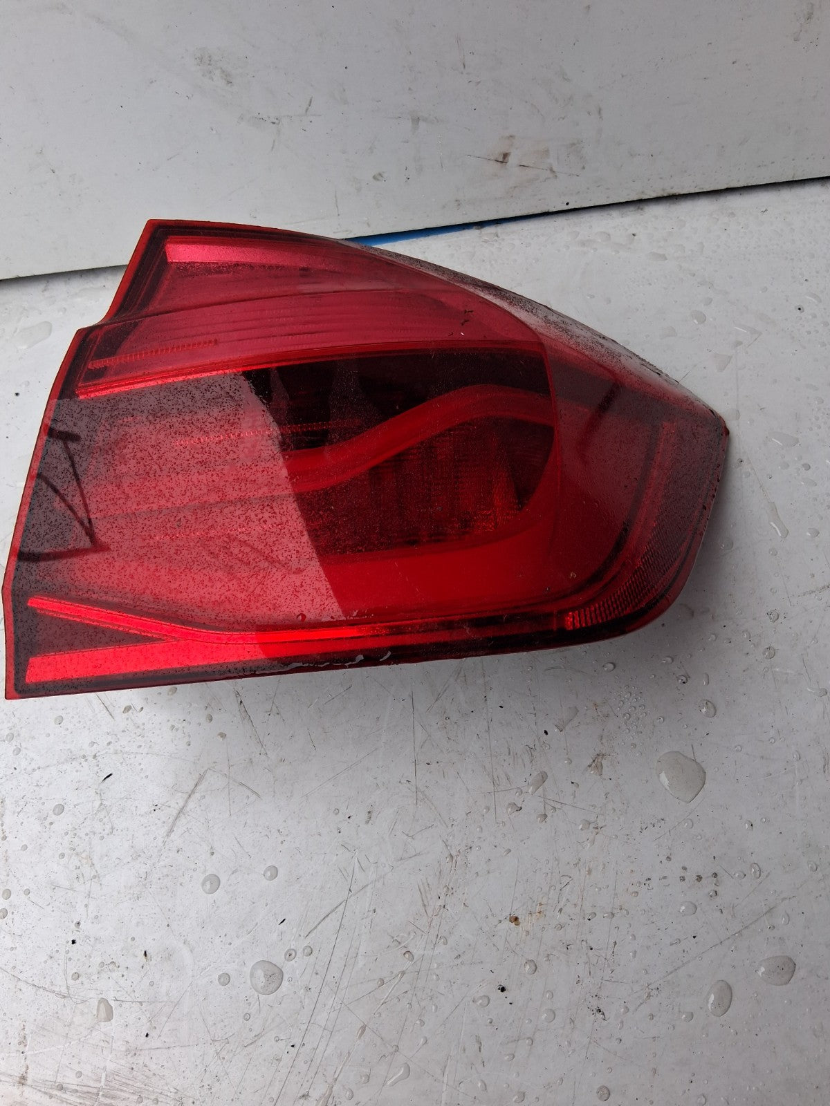 2015 BMW 3 SERIE F30 ESTATE NSR PASSENGER SIDE REAR OUTER TAIL LIGHT H4736911806