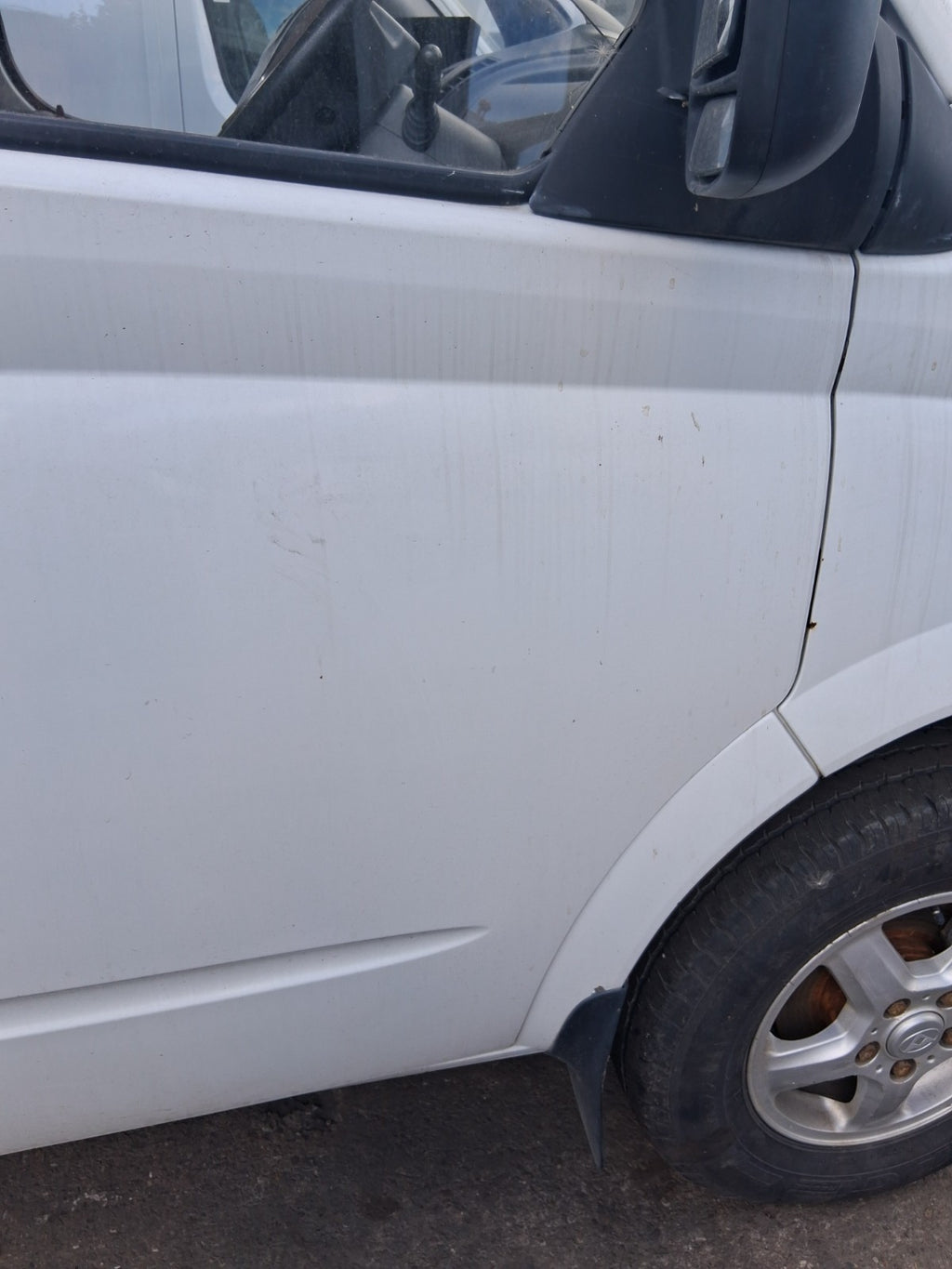 2020 SAIC LDV V80 OSF DRIVER SIDE FRONT RIGHT BARE DOOR WHITE