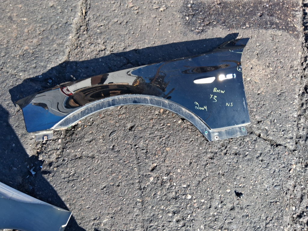 2004 BMW X3 E83 NSF PASSENGER SIDE FRONT LEFT WING PANEL BLACK