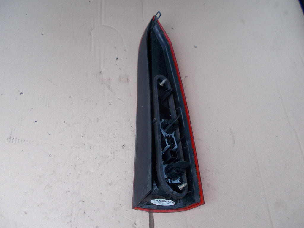 2004 VOLVO V70 D5 NSR PASSENGER SIDE UPPER REAR LIGHT TAIL LIGHT 9154493GB