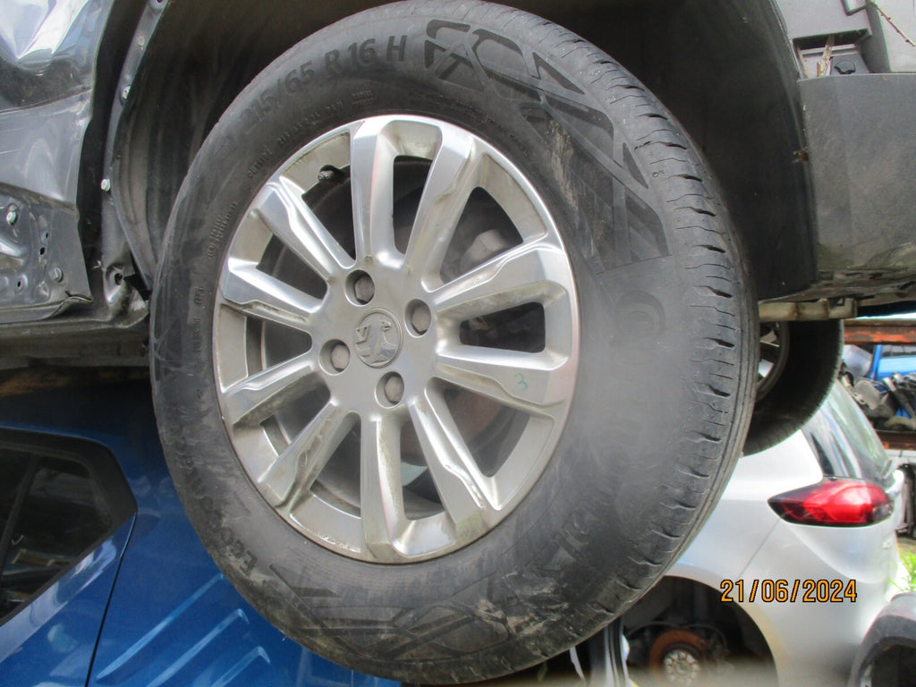 VAUXHALL MOKKA B MK2 2022 16 INCH ALLOY WHEEL WITH TYRE 215/65R16 REF 3