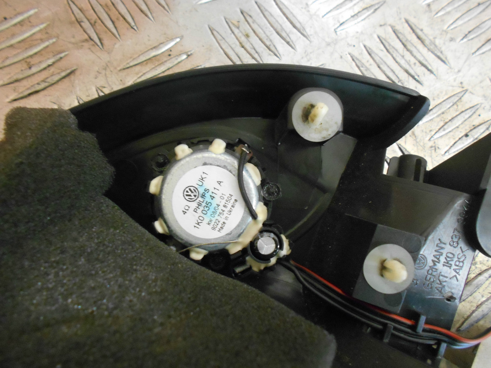 VOLKSWAGEN VW GOLF MK5 2004 OSF DRIVER SIDE FRONT MIRROR TRIM & TWEETER