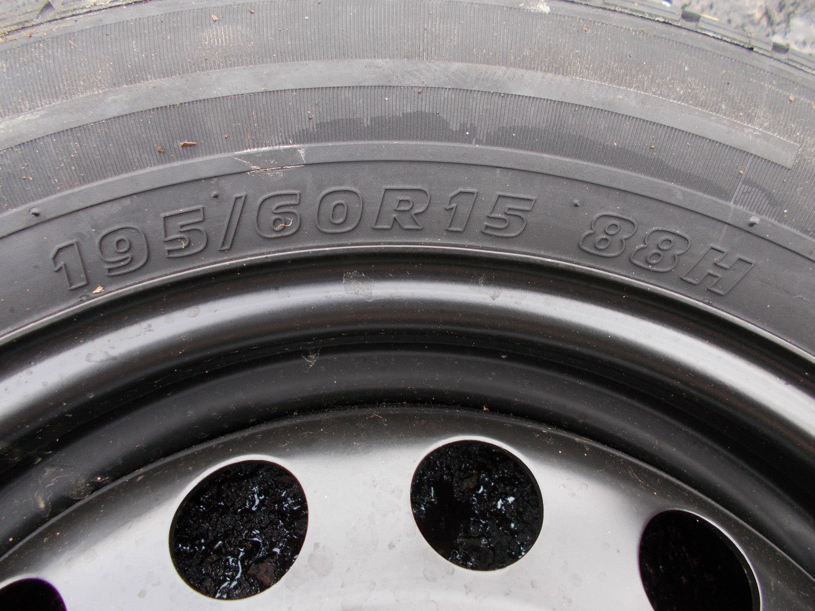 HYUNDAI ELANTRA SPARE STEEL WHEEL & TYRE 195/60 R15 529102D050
