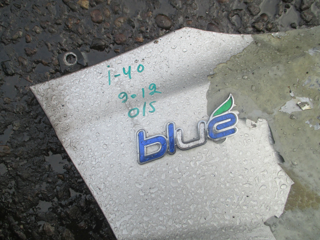HYUNDAI i40 2012 OSF DRIVER SIDE FRONT WING PANEL DAMAGED