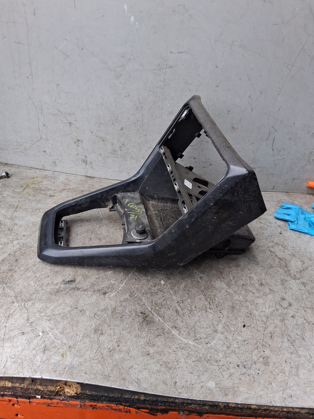 2021 VW VOLKSWAGEN T CROSS GEAR LEVER CENTRE CONTROL CONSOLE 2GM857925