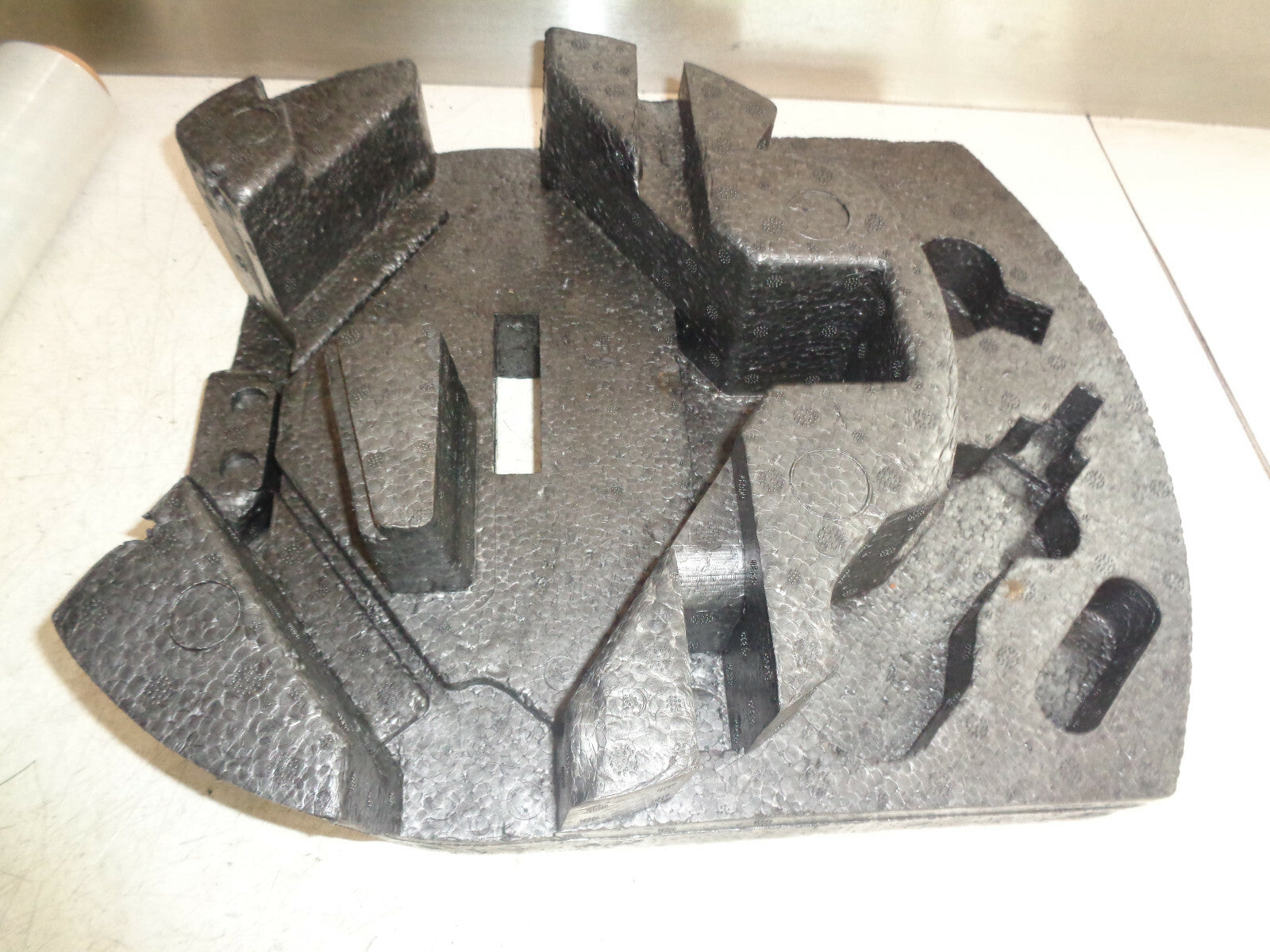 FORD MONDEO MK4 2010 SPARE WHEEL TOOL KIT FOAM 7S7117009BC