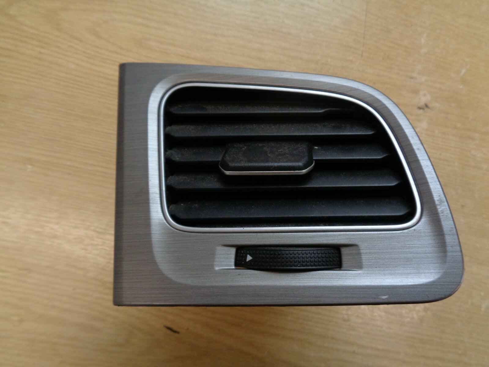 VW VOLKSWAGEN 2015 MK7 GOLF O/S DRIVER SIDE AIR VENT SATIN BLACK 5G2 819 704
