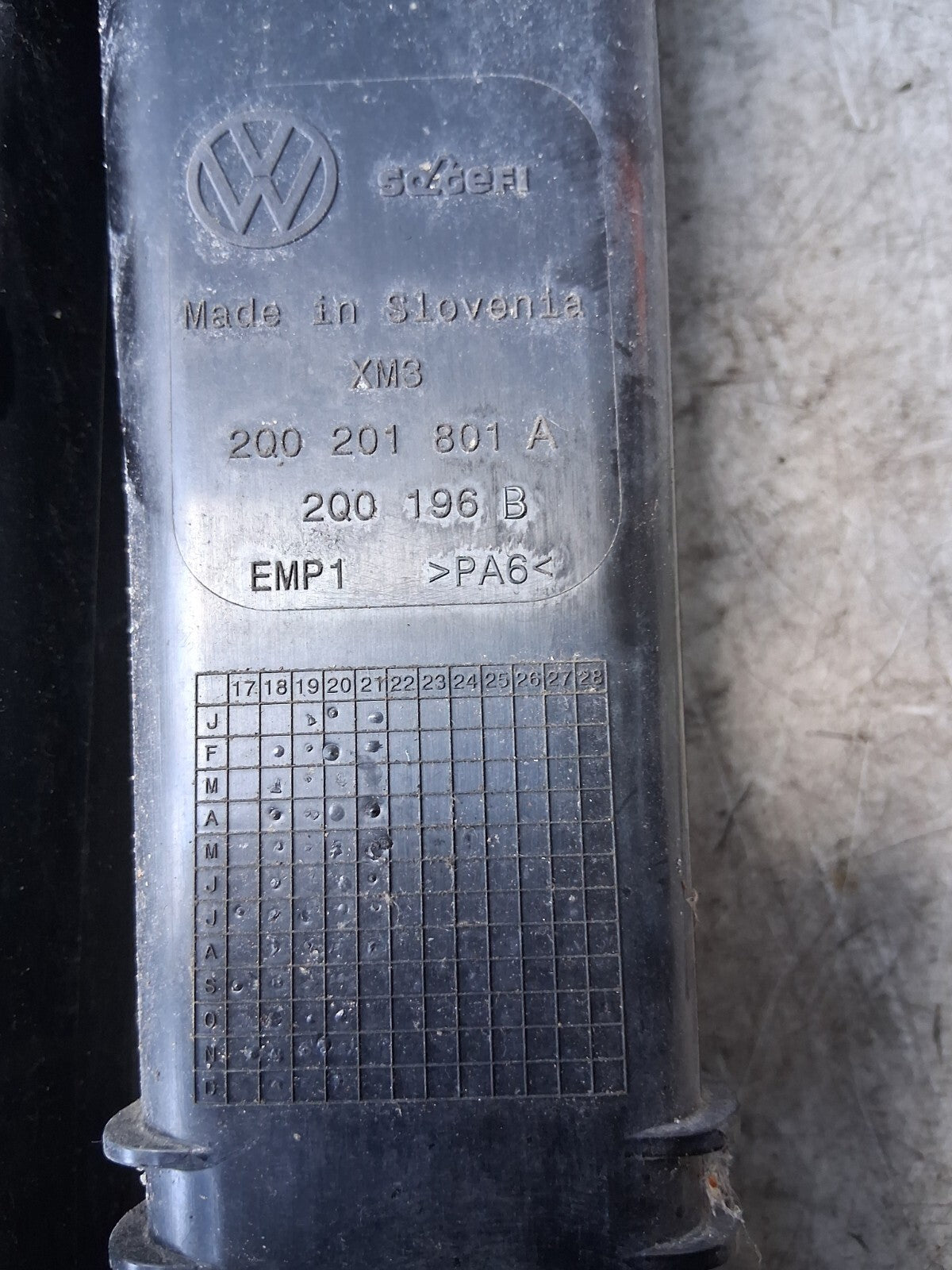 2014 VW VOLKSWAGEN UP ACTIVATED CHARCOAL CARBON FILTER 2Q0201801A
