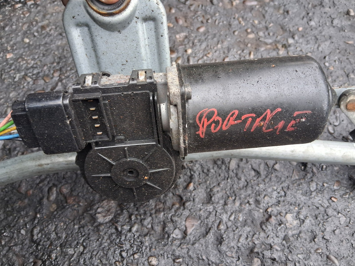 KIA SPORTAGE MK3 2012 FRONT WINDSCREEN WIPER MOTOR & LINKAGES