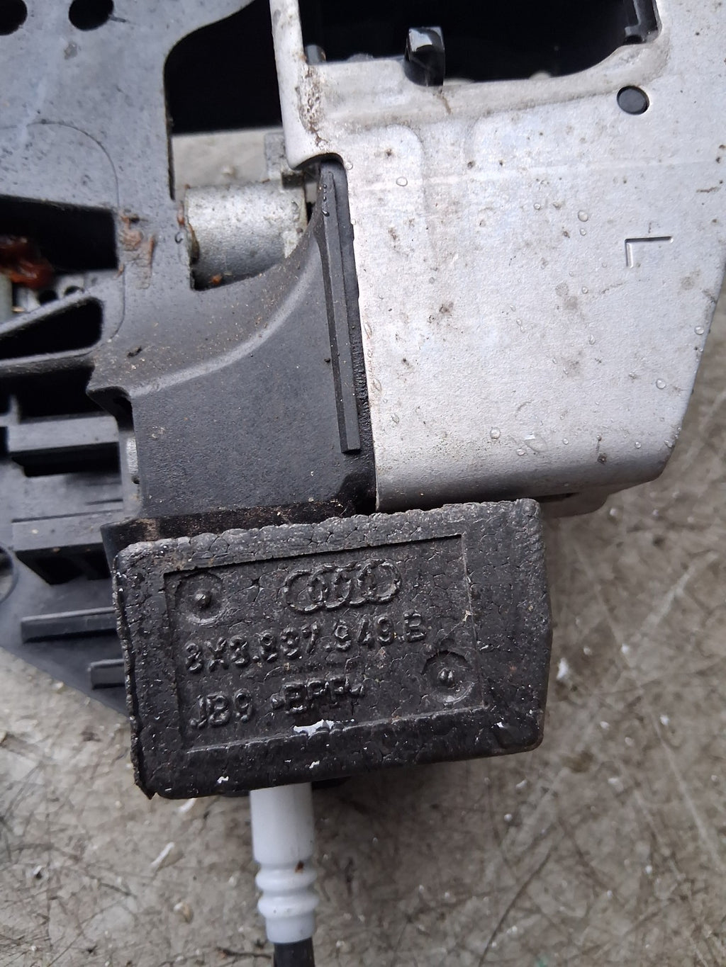 2015 AUDI A1 MK1 SIDE FRONT DOOR LOCK MECH MECHANISM JA6-8J2837015E