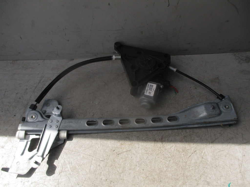 2019 TOYOTA AYGO MK2 NSF PASSENGER SIDE FRONT WINDOW MOTOR REGULATOR 698200H031
