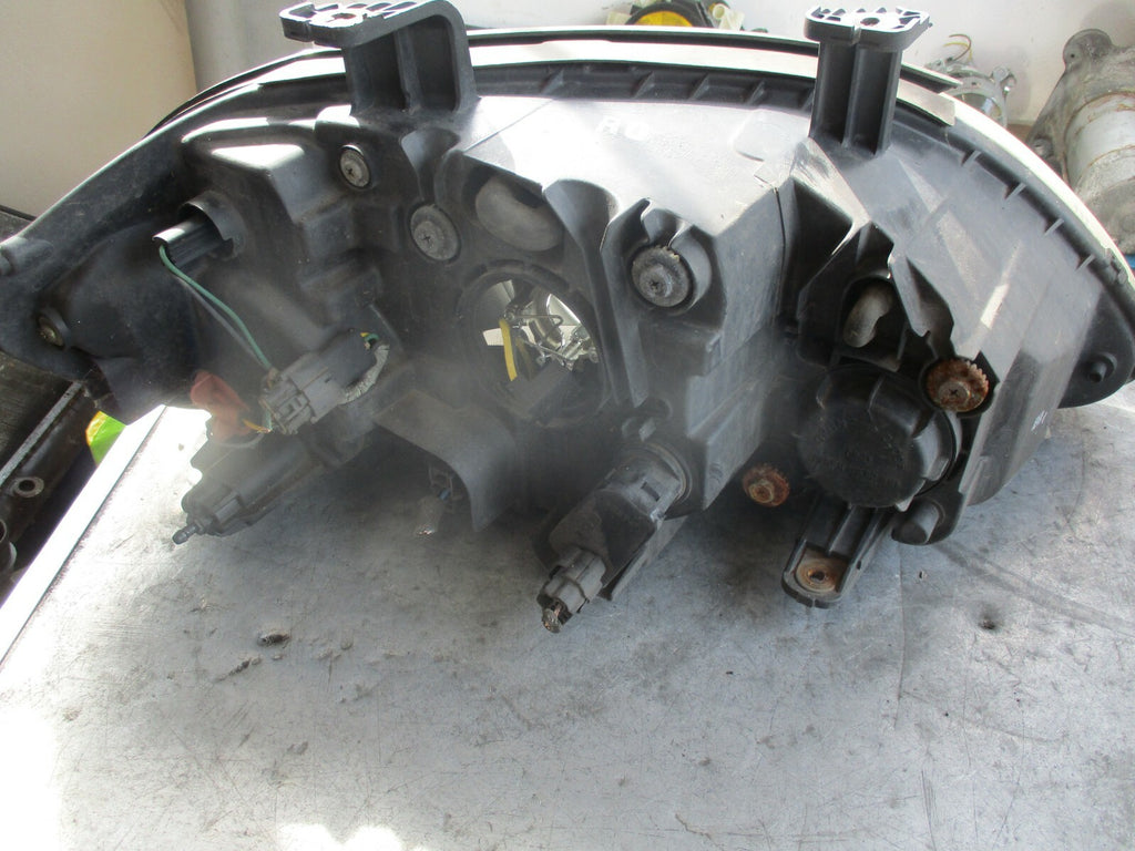 SSANGYONG RODIUS 270  NS PASSENGER SIDE HEADLIGHT HEAD LAMP