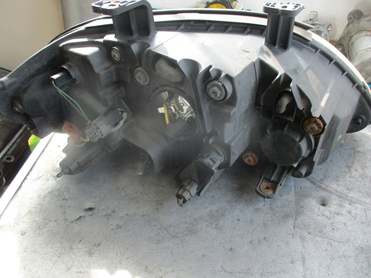 SSANGYONG RODIUS 270  NS PASSENGER SIDE HEADLIGHT HEAD LAMP