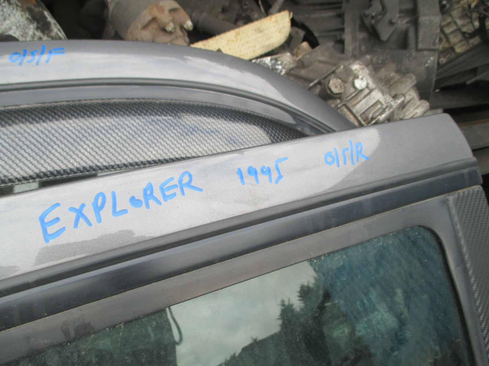 FORD EXPLORER 2000 OSR DRIVER SIDE REAR COMPLETE DOOR PLATINUM METALLIC