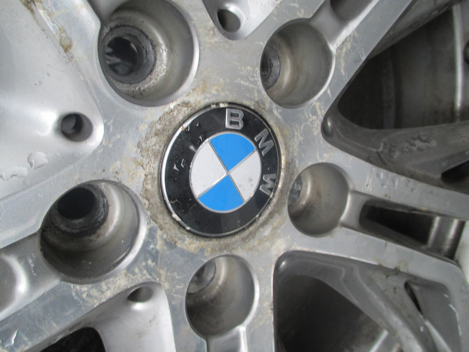 BMW X1 2018 F48 18 INCH ALLOY WHEEL WITH TYRE 225/50R18 6856067 REF 2