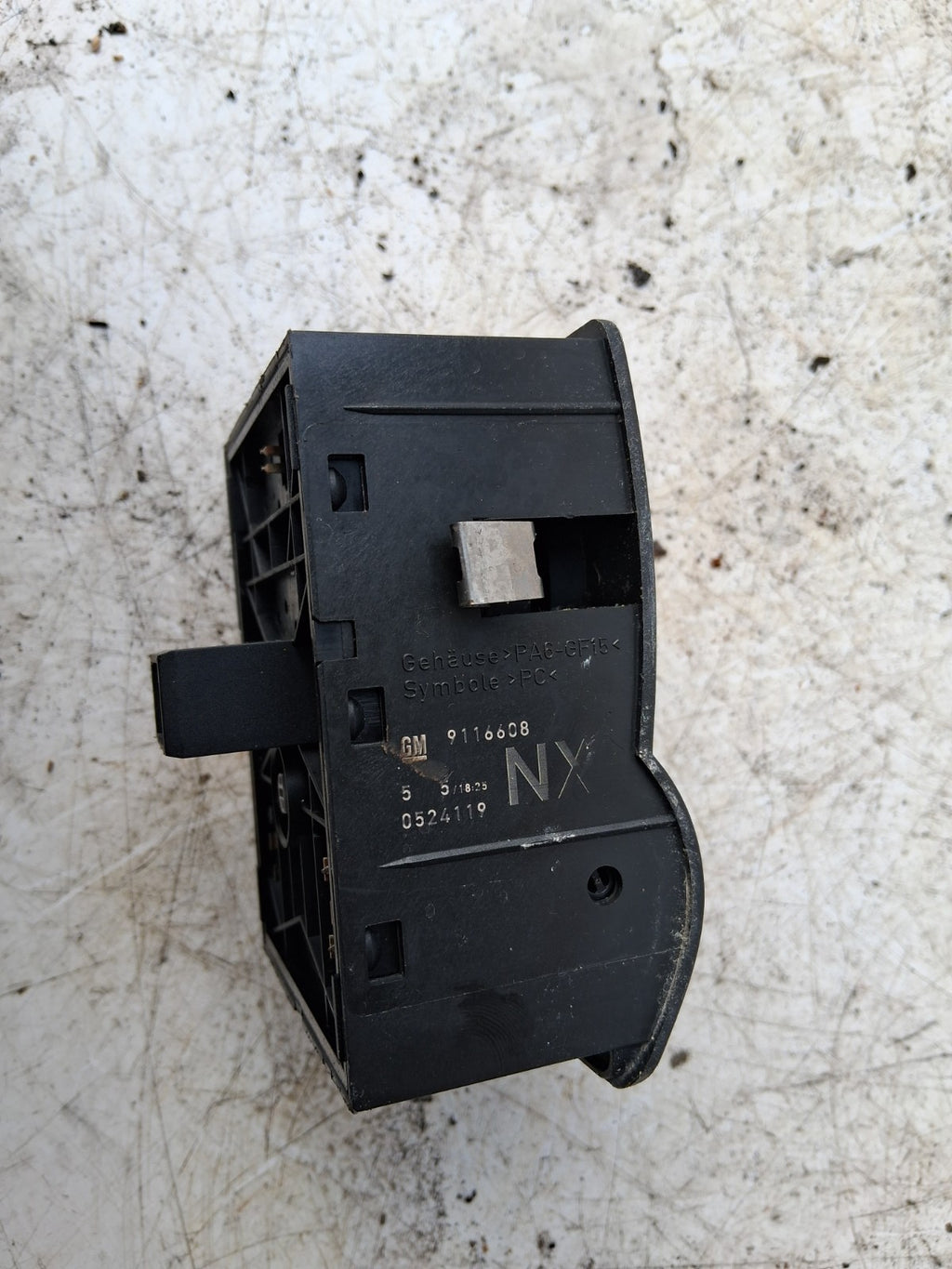 2005 VAUXHALL CORSA C HEADLIGHT ADJUSTER CONTROL SWITCH PANEL 9116608