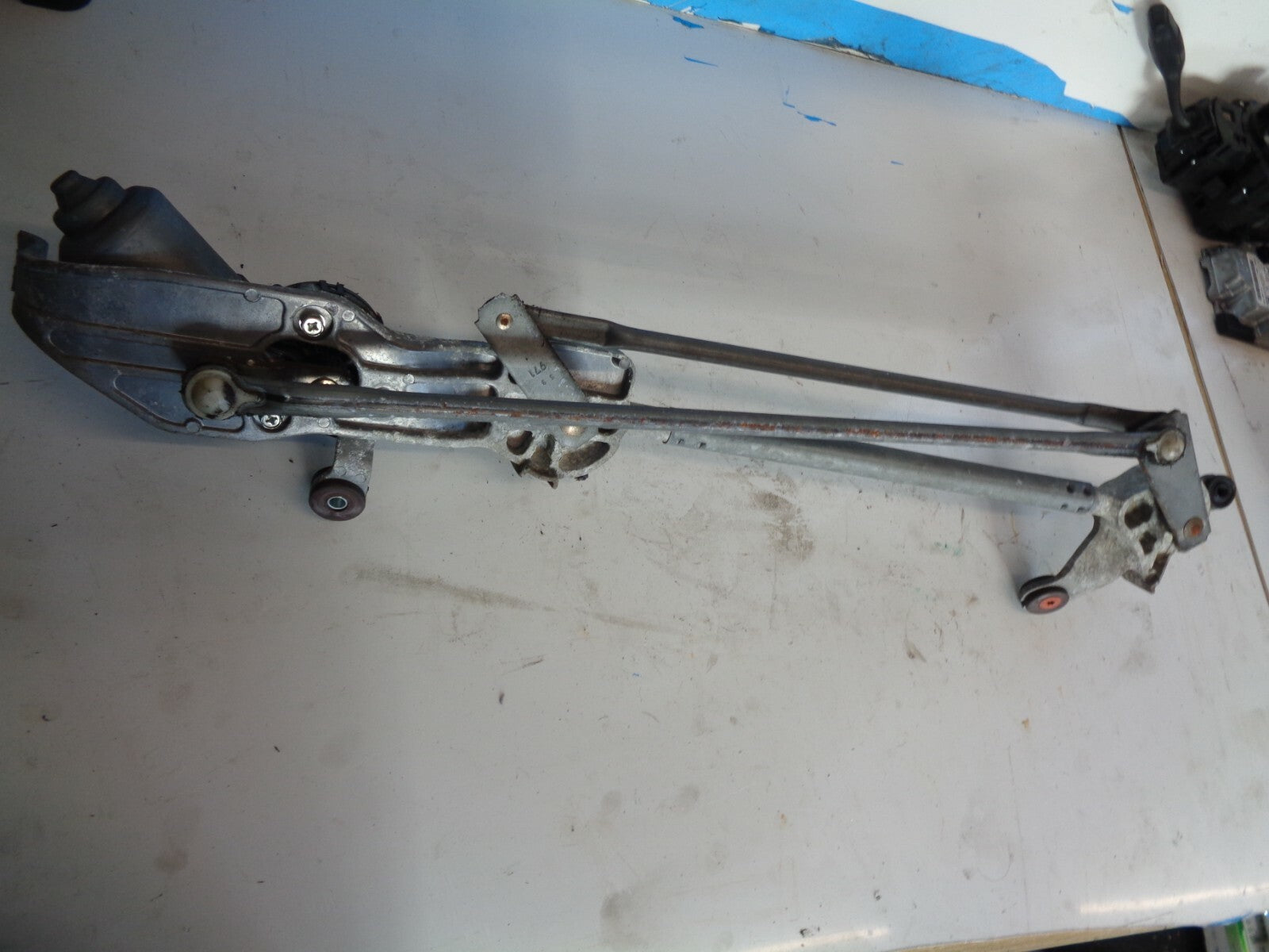 VAUXHALL INSIGNIA 09-14 FRONT WINDSCREEN WIPER MOTOR & MECHANISM GM 13227393