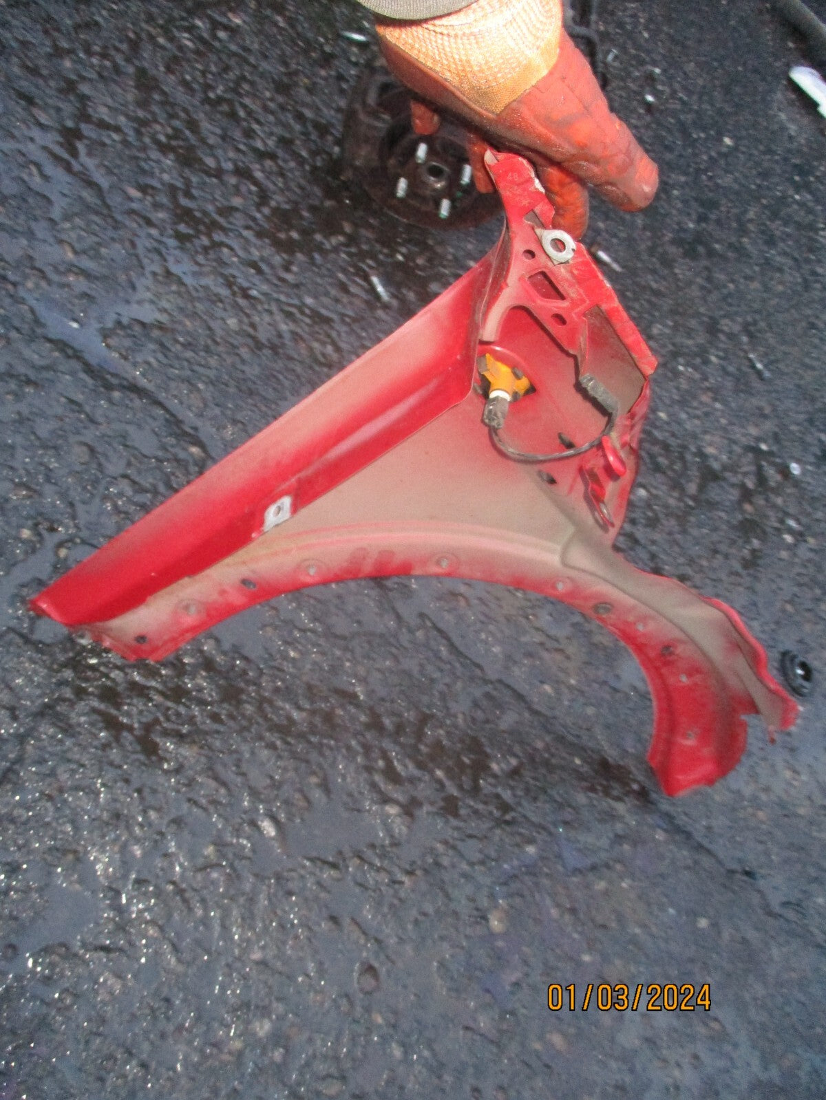 BMW MINI COOPER CLUBMAN 2011 R55 NSF PASSENGER SIDE WING PANEL CHILI RED 851