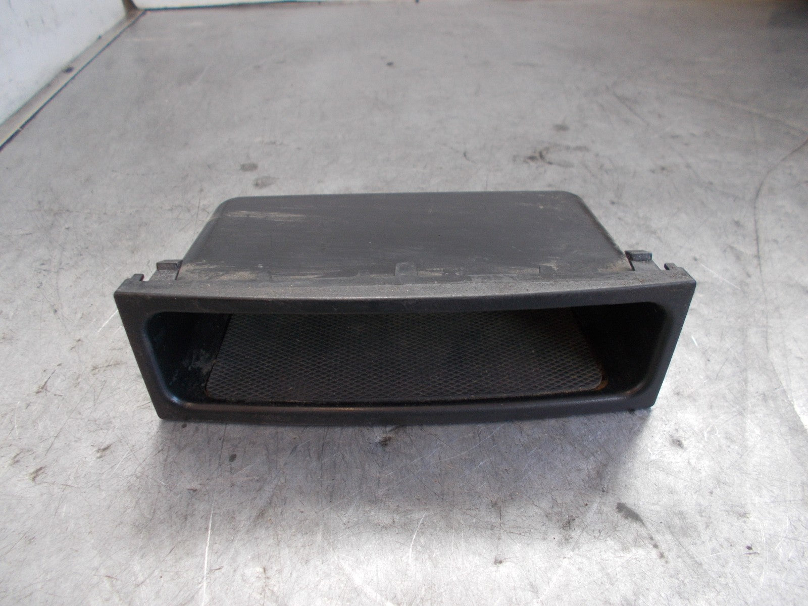 MERCEDES SPRINTER W906 2008 MK2 DISPLAY UNIT COMPARTMENT TRIM BLACK A9066890047