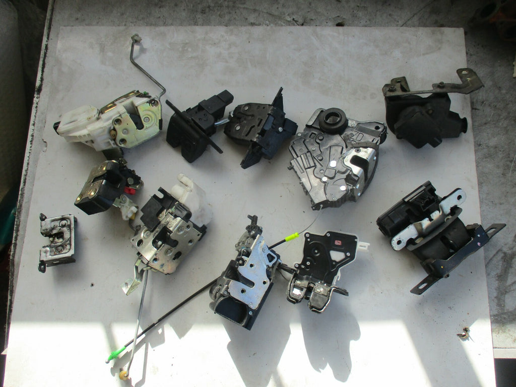 UNKNOWN CAR DOOR & BOOTLID TAILGATE LOCK MECHS JOB LOT
