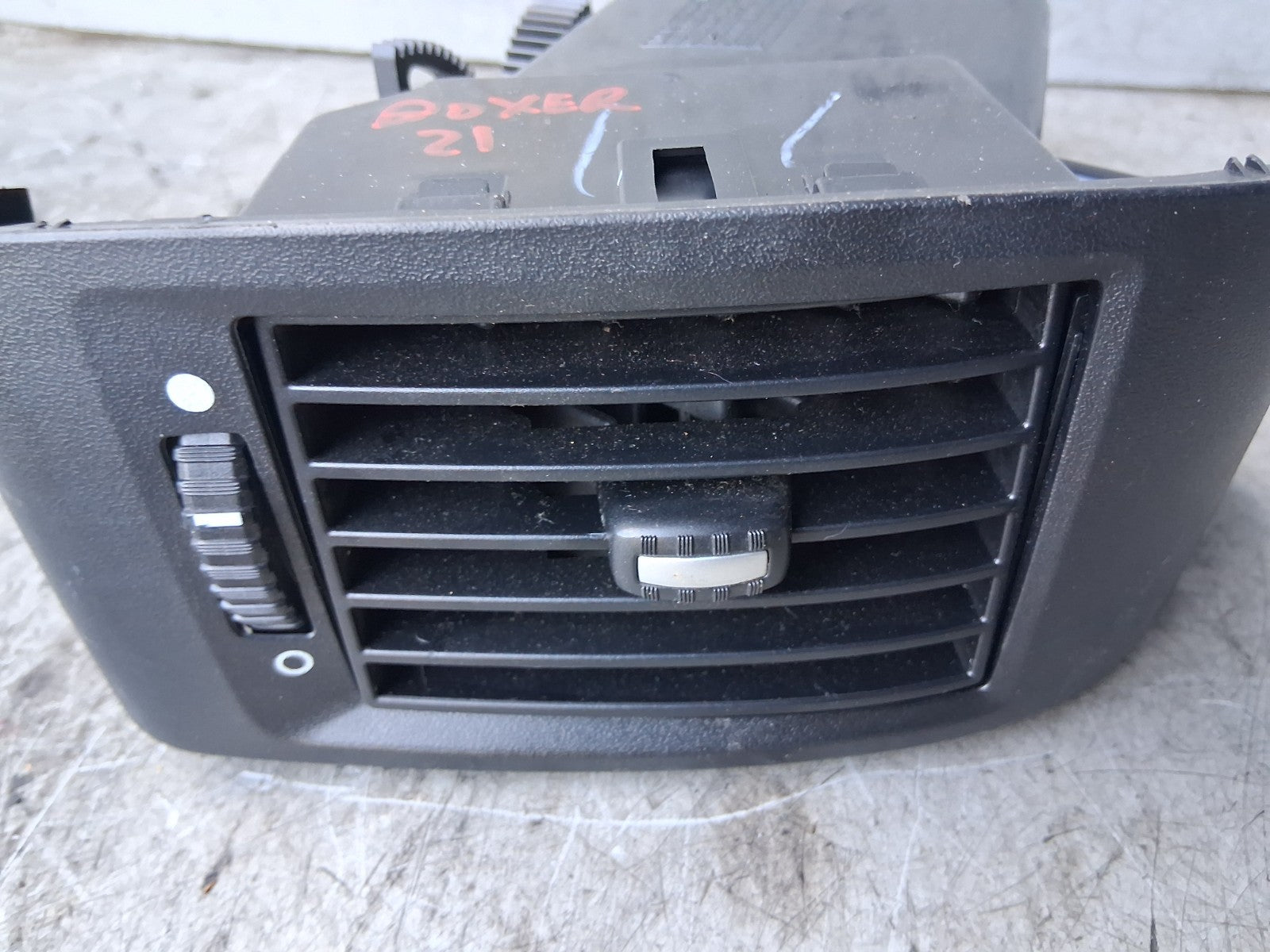 2021 PEUGEOT BOXER MK3 NSF PASSENGER SIDE FRONT LEFT AIR VENT 385822