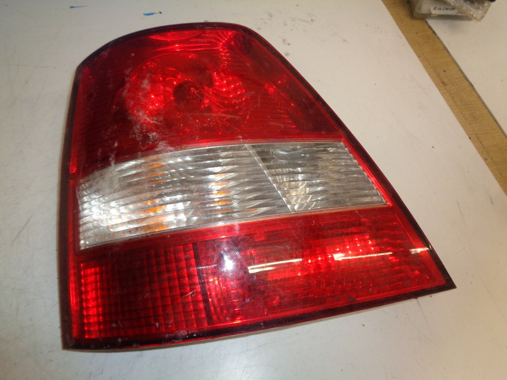 KIA SORENTO 2005 NSR PASSENGER SIDE REAR TAIL LIGHT