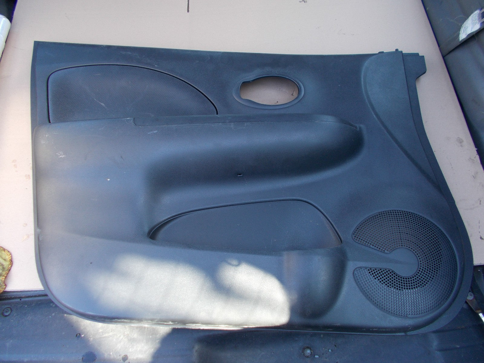 2013 NISSAN MICRA ACENTA PASSENGER SIDE FRONT DOOR CARD