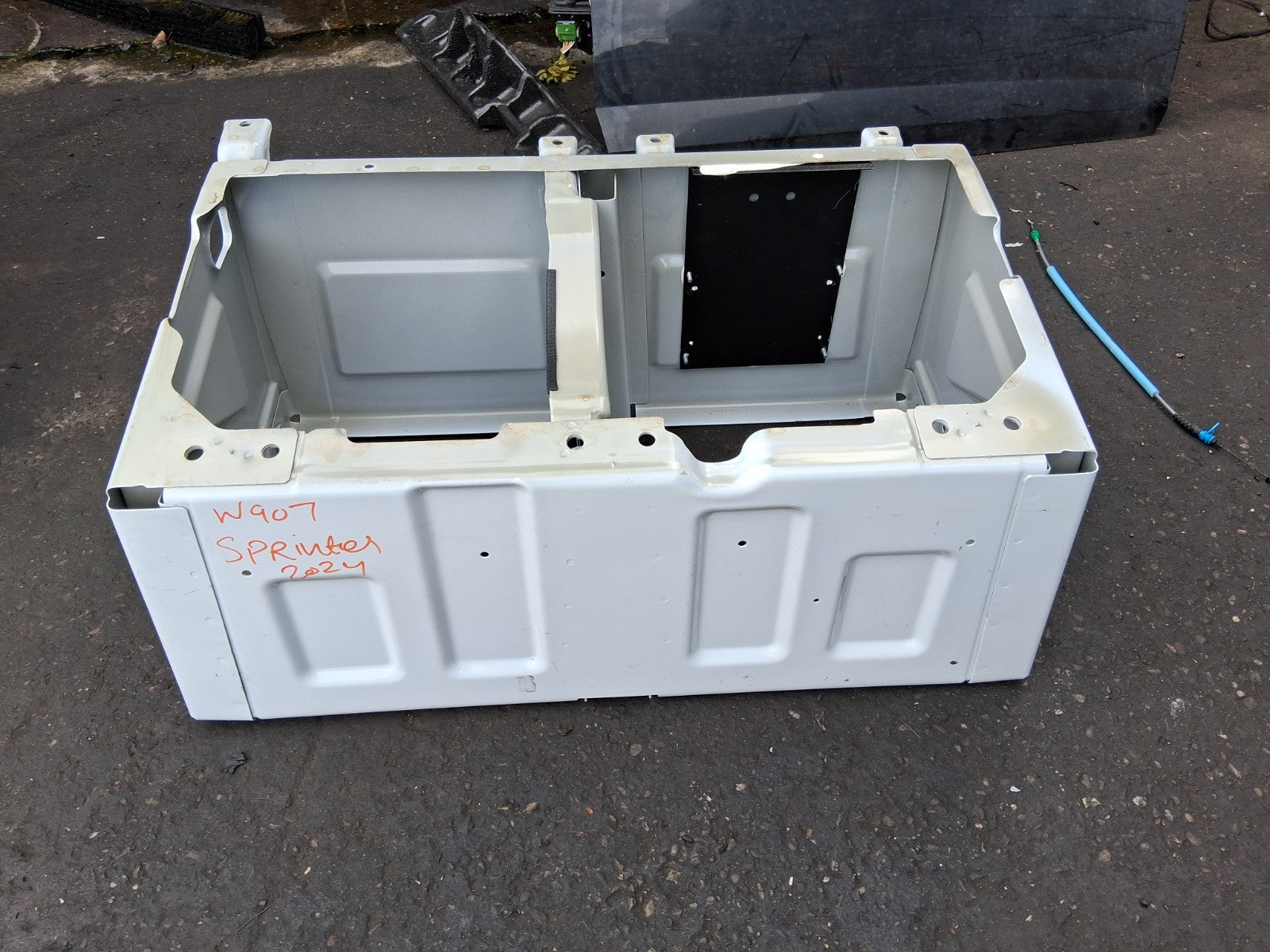 2024 MERCEDES BENZ SPRINTER W907 NSF PASSENGER SIDE LEFT TWIN SEAT BASE