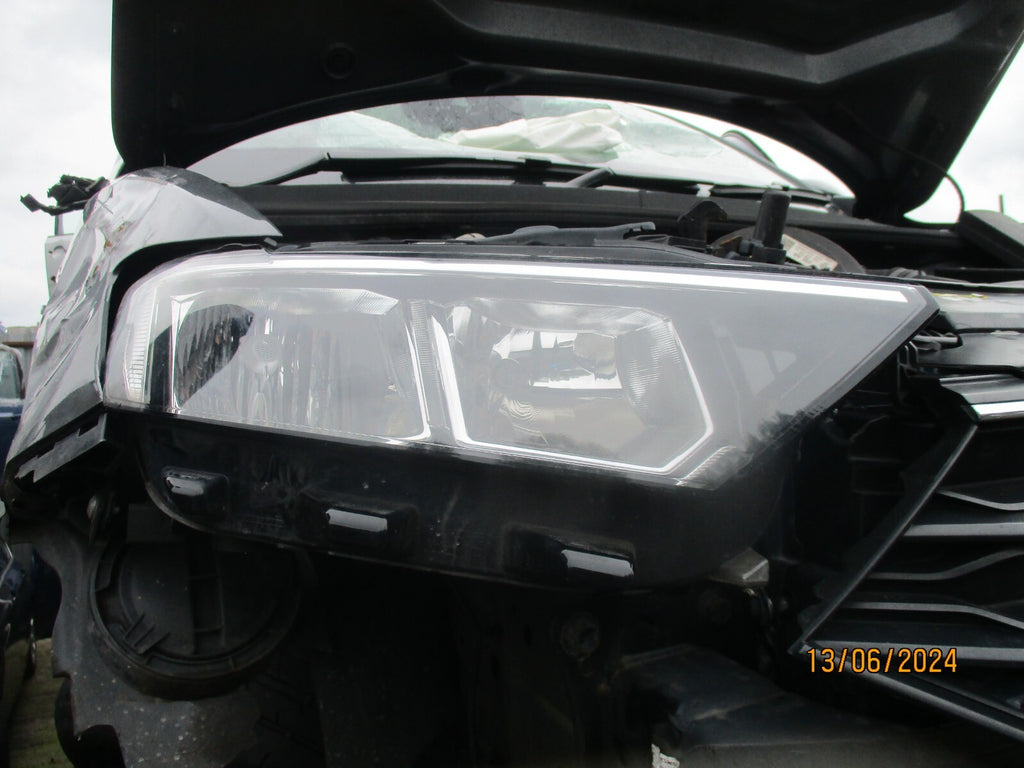 2020 VW VOLKSWAGEN T ROC OSF DRIVER SIDE FRONT HEADLIGHT 2GA941006C DAMAGED TABS