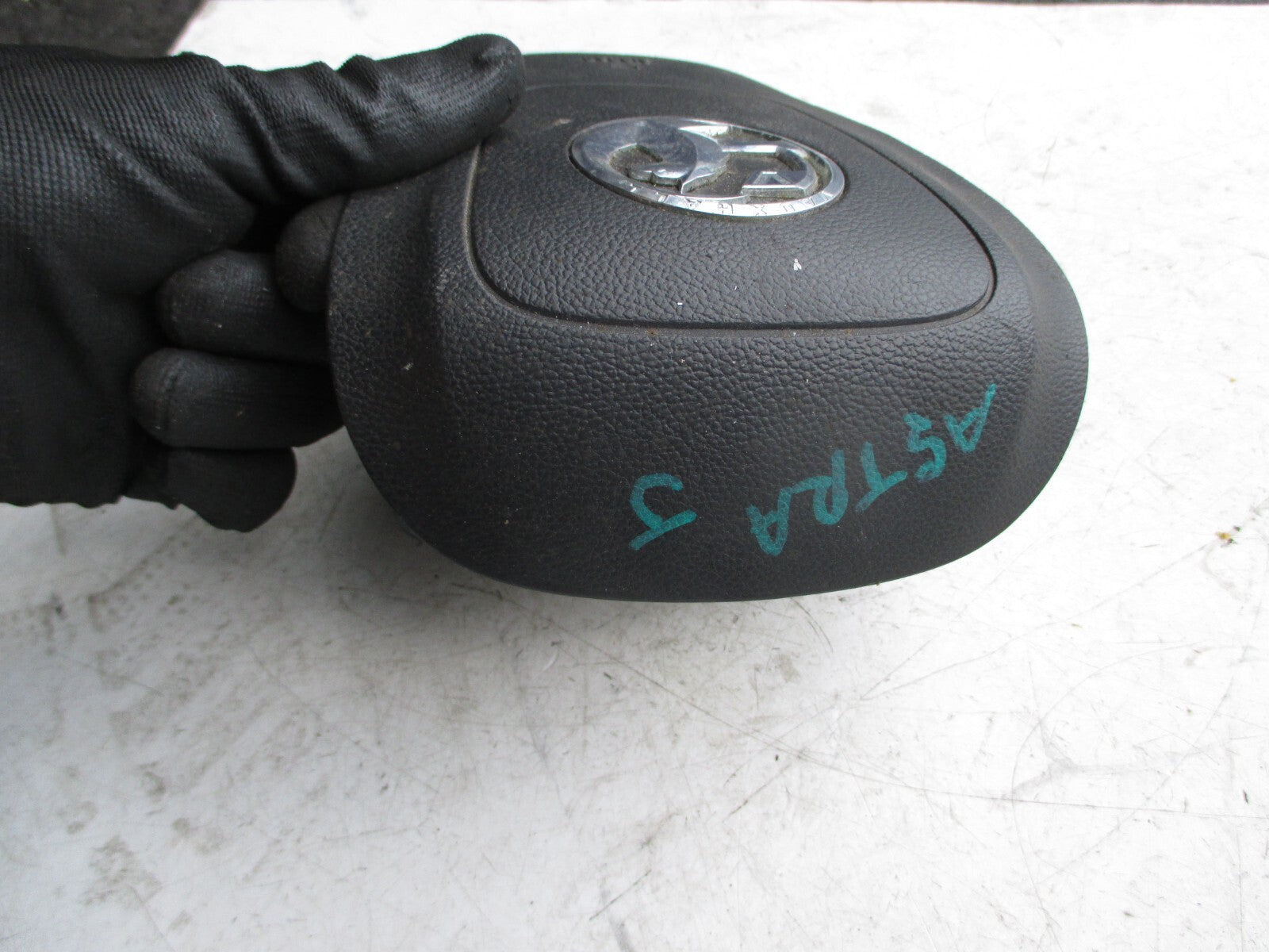 VAUXHALL ASTRA J MK6 2012 STEERING WHEEL AIRBAG AIR BAG 13299779