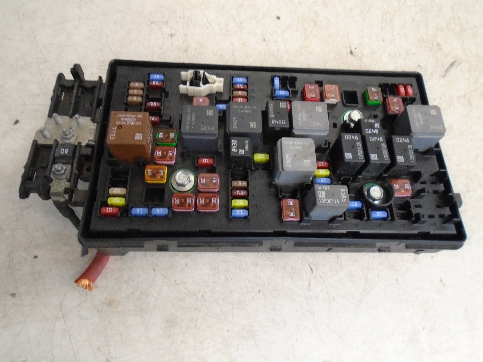 VAUXHALL INSIGNIA MK1 2011 2.0 CDTI UNDER BONNET FUSE BOX RELAY 13275881