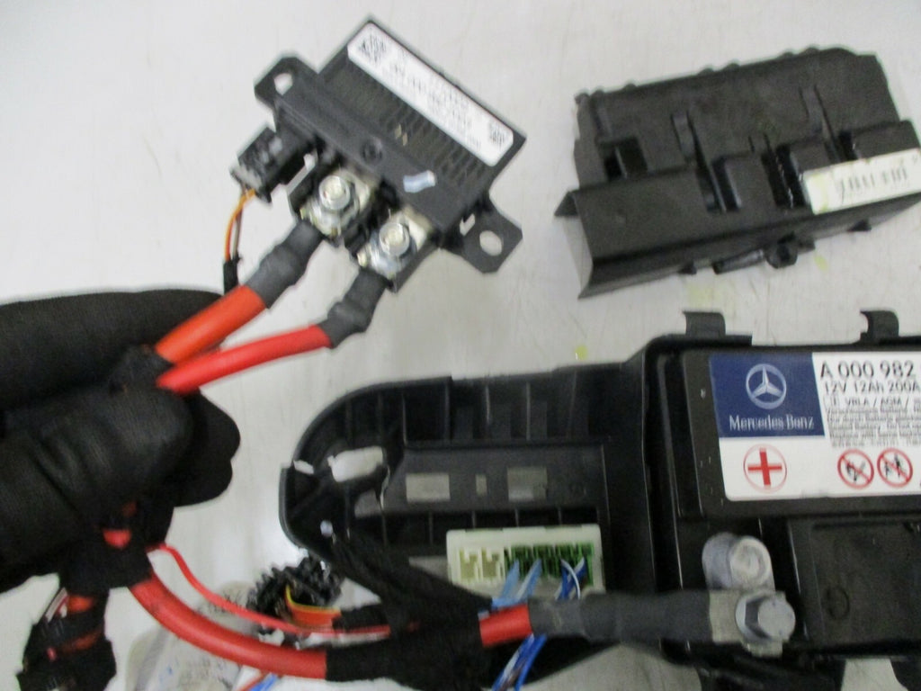 MERCEDES GLA220 2.1 2014 BATTERY WITH BOX HOLDER WIRE CONNECTOR A0009826908