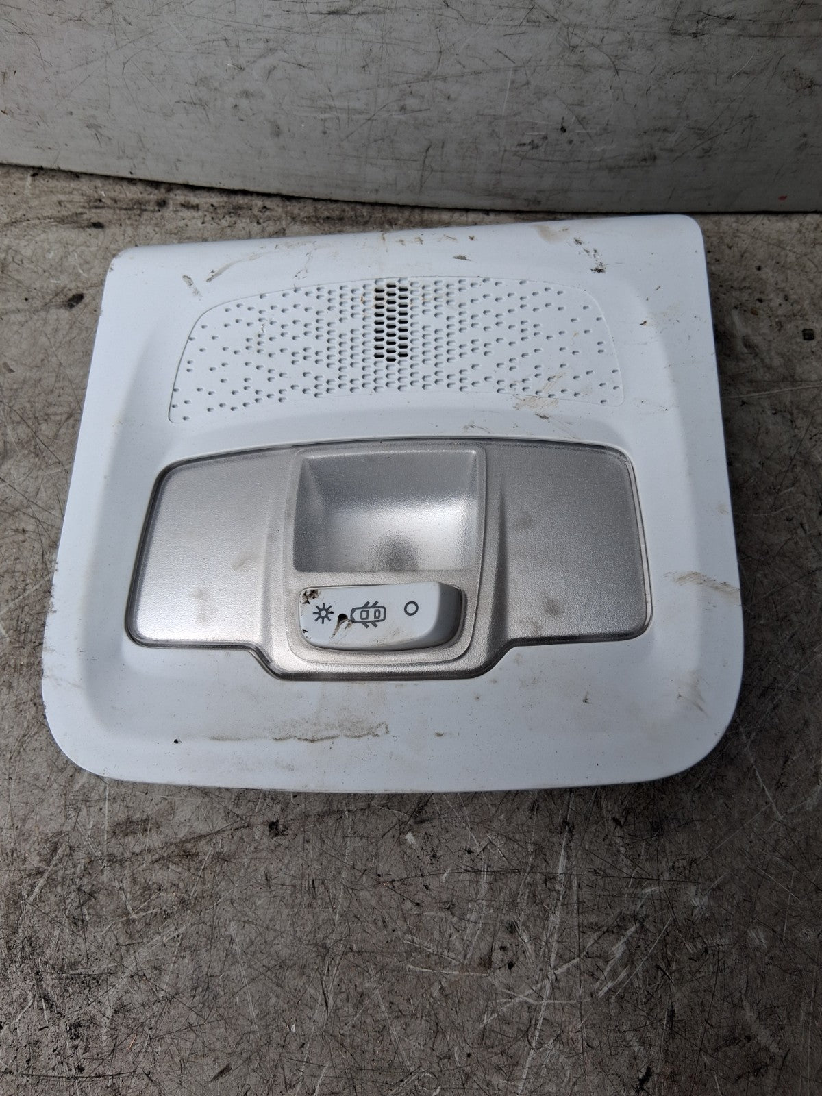 2012 PEUGEOT 208 FRONT INTERIOR ROOF READING COURTESY LIGHT 9674441377