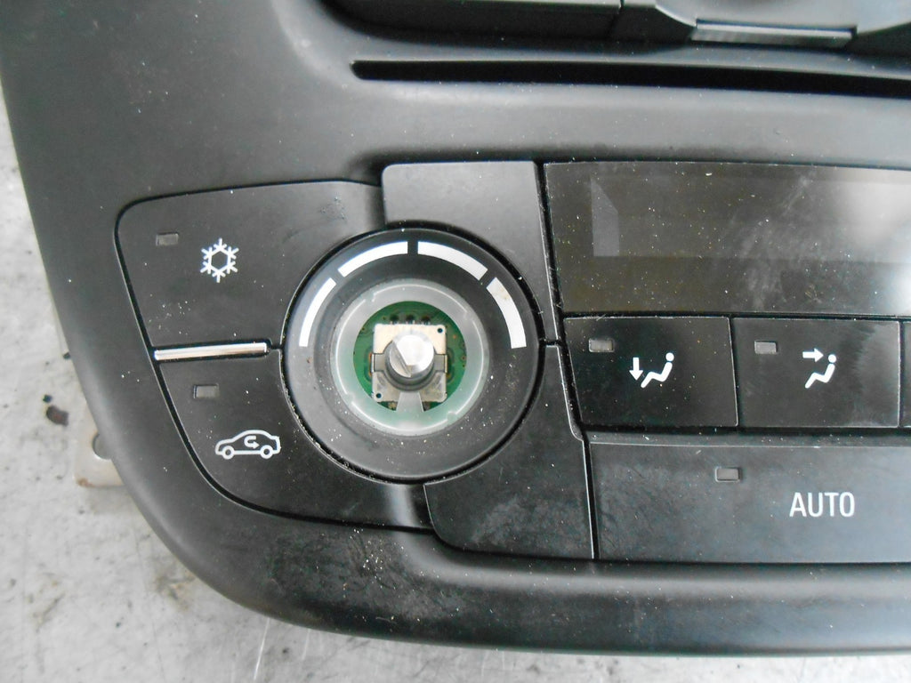 VAUXHALL INSIGNIA A (MK1) CD300 IN CAR STEREO ASSEMBLY 13332702 12844842