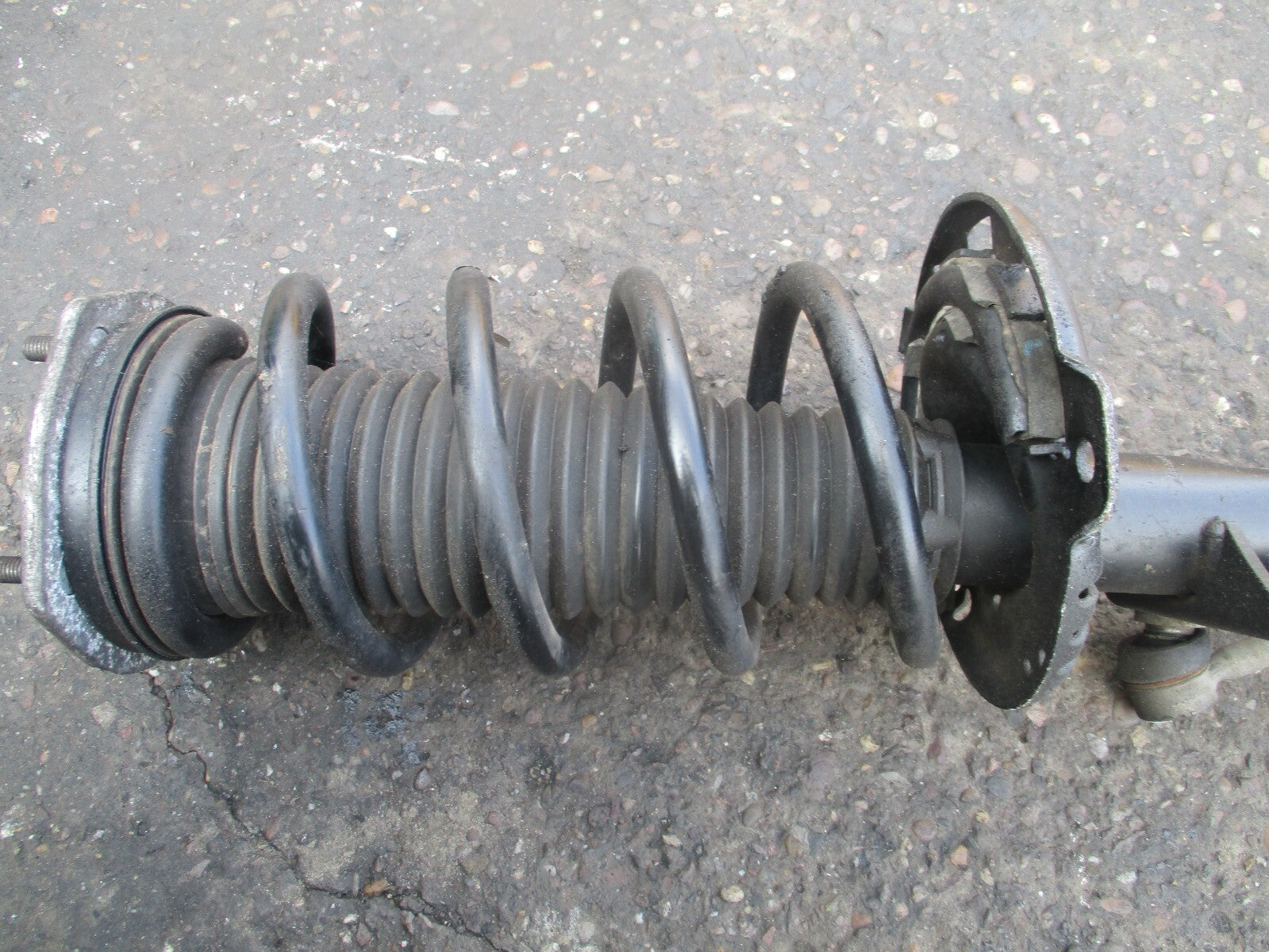 VOLKSWAGEN 2021 CRAFTER DRIVER SIDE FRONT SUSPENSION SHOCK ABSORBER 2N0413031BQ
