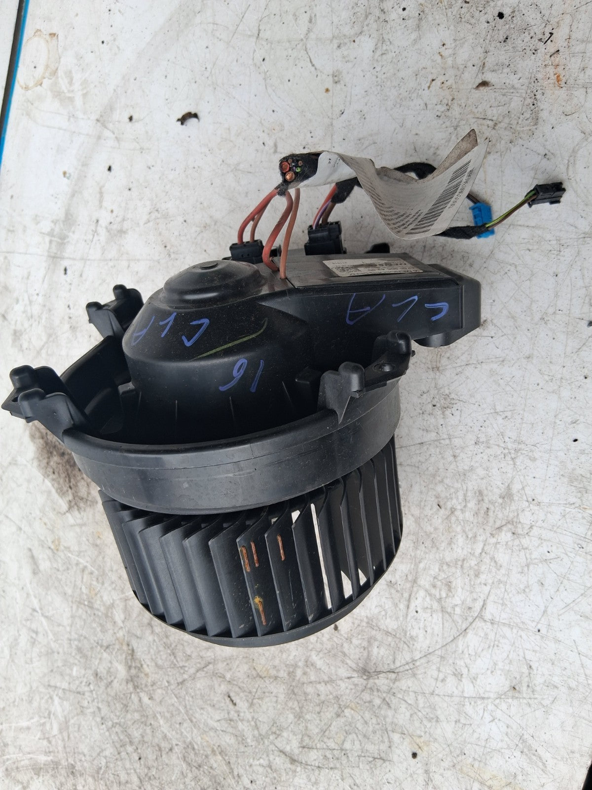 2016 MERCEDES BENZ CLA HEATER BLOWER MOTOR FAN A2469064300