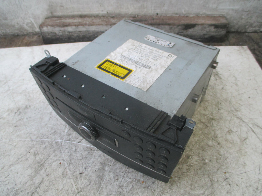 MERCEDES BENZ C CLASS W204 2009 RADIO CD PLAYER STEREO HEAD UNIT A2048706189