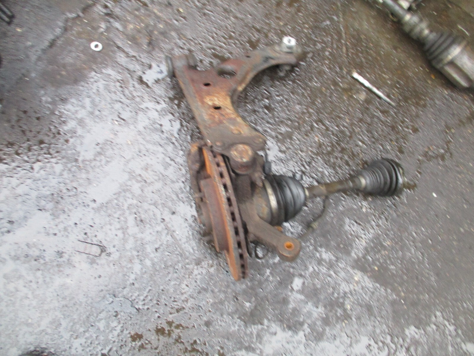 2015 PEUGEOT BIPPER 1.3 DIESEL OSF DRIVER SIDE HUB, DRIVE SHAFT & WISH BONE