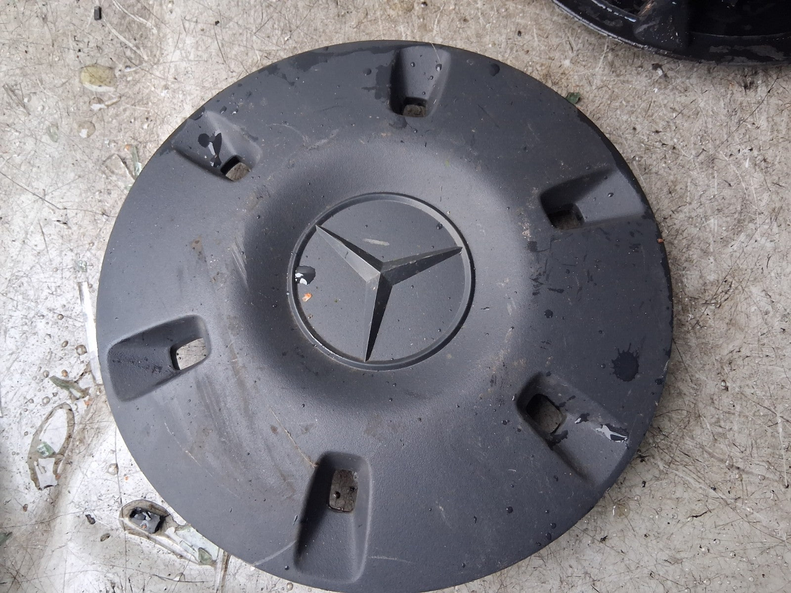 2023 MERCEDES SPRINTER W907 PACK OF 3 CENTER WHEEL CAP A9064010025