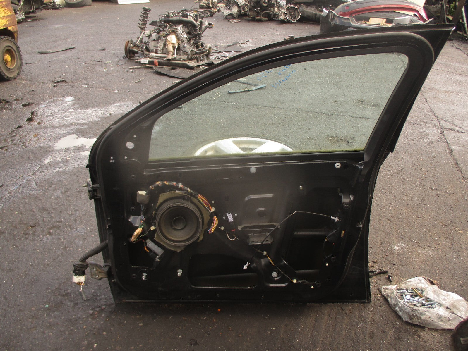 2010 FORD DORCHESTER COLEMAN MILNE OSF DRIVER SIDE FRONT RIGHT DOOR BLACK