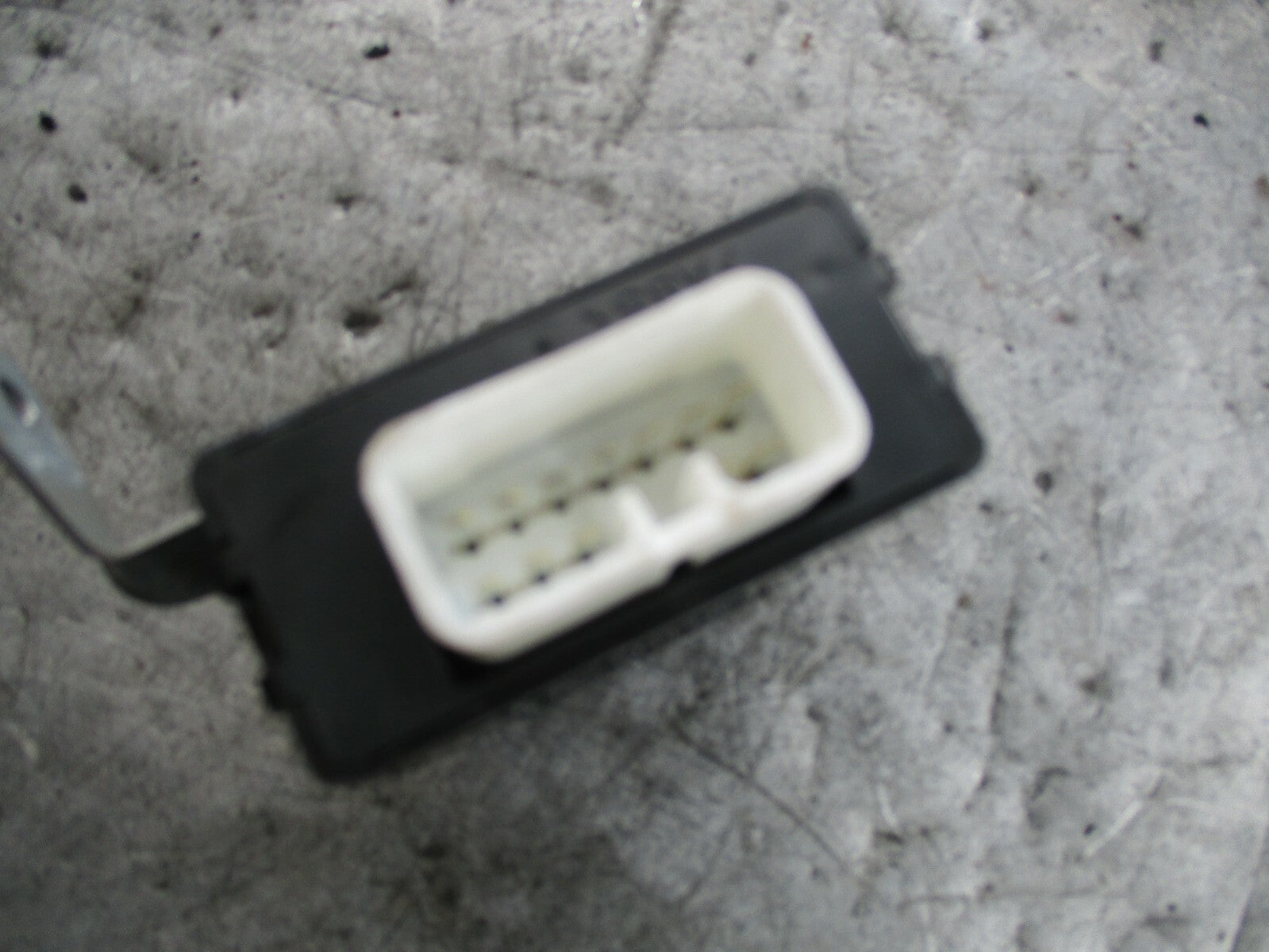 LEXUS IS MK1 99-05 CENTRAL DOOR LOCK CONTROL MODULE ECU 8597053010