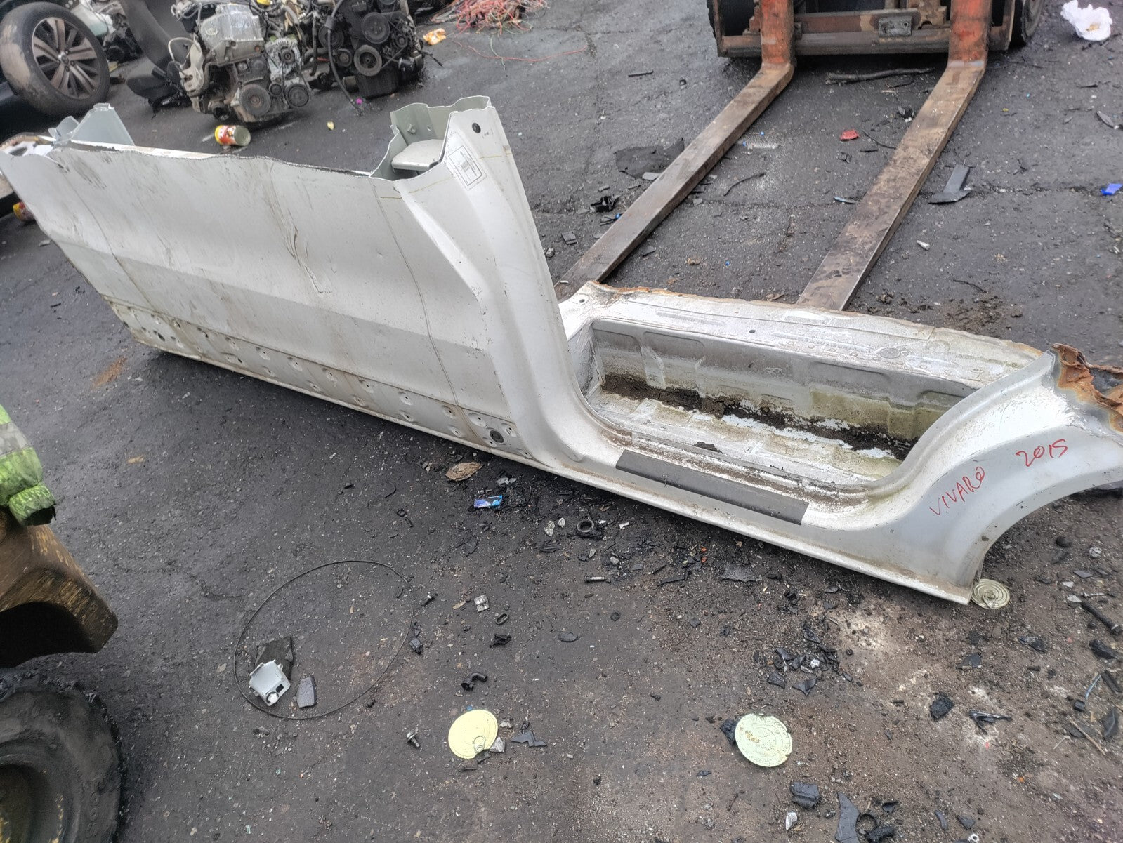 VAUXHALL VIVARO B MK2 TRAFIC 2015 OSR DRIVER SIDE REAR SILL QUARTER PANEL WHITE