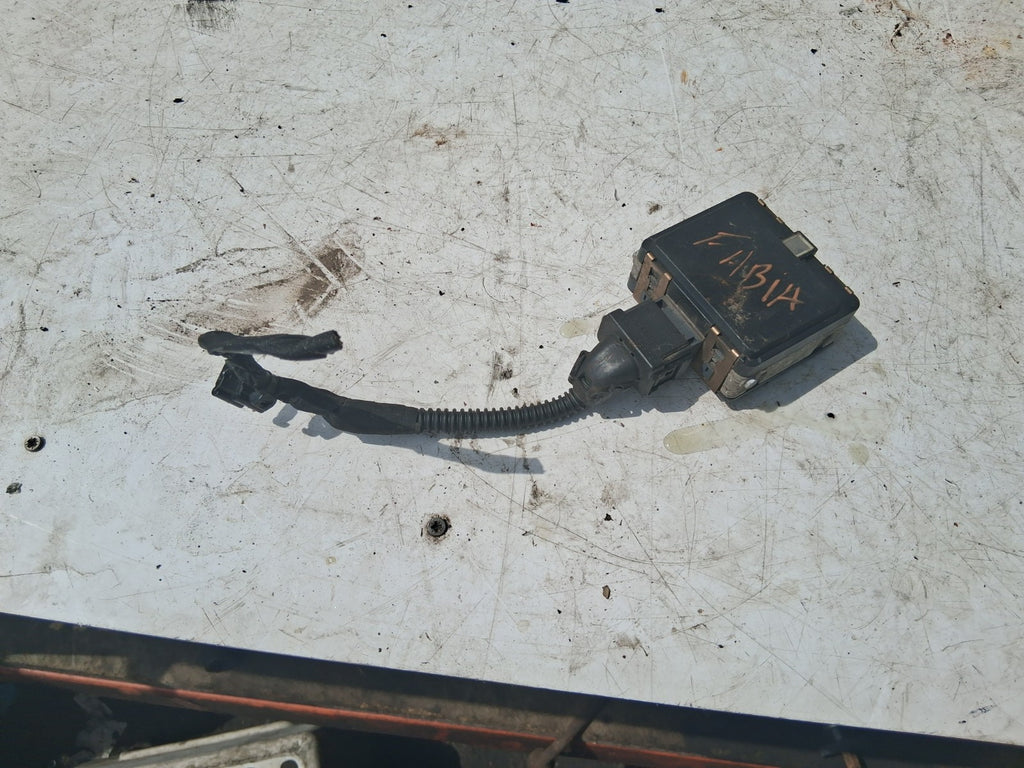2020 SKODA FABIA MK3 FRONT DISTANCE CONTROL RADAR 5Q0907561K