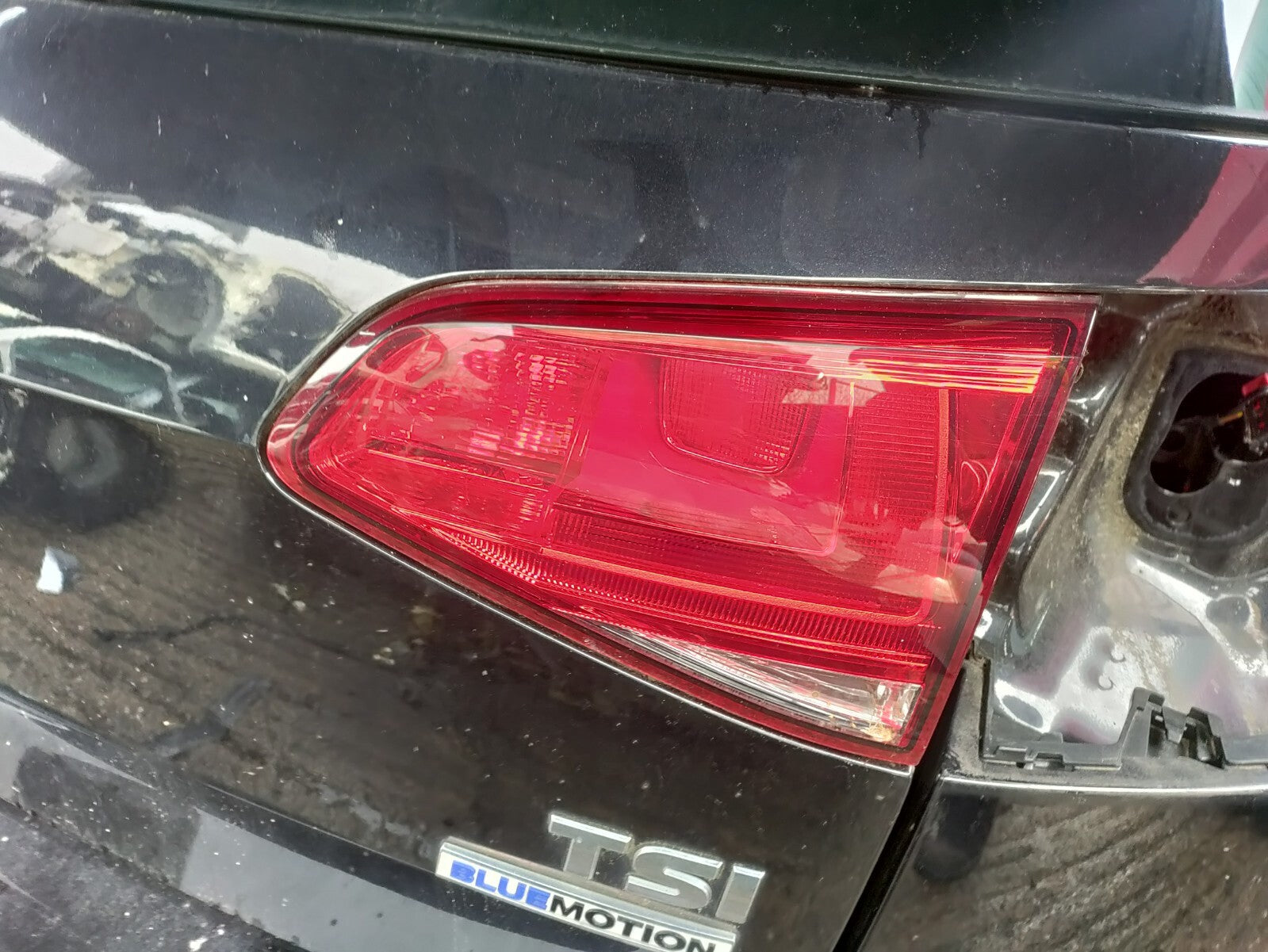 2017 VW VOLKSWAGEN GOLF MK7 OSR DRIVER SIDE REAR INNER TAIL LIGHT LAMP
