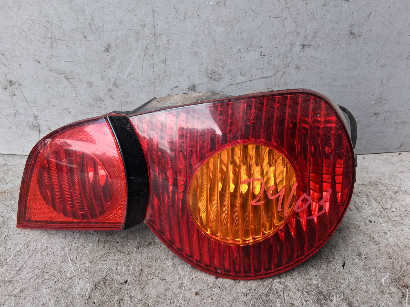 2003 BMW Z4 E85 OSR DRIVER SIDE REAR RIGHT TAIL LIGHT