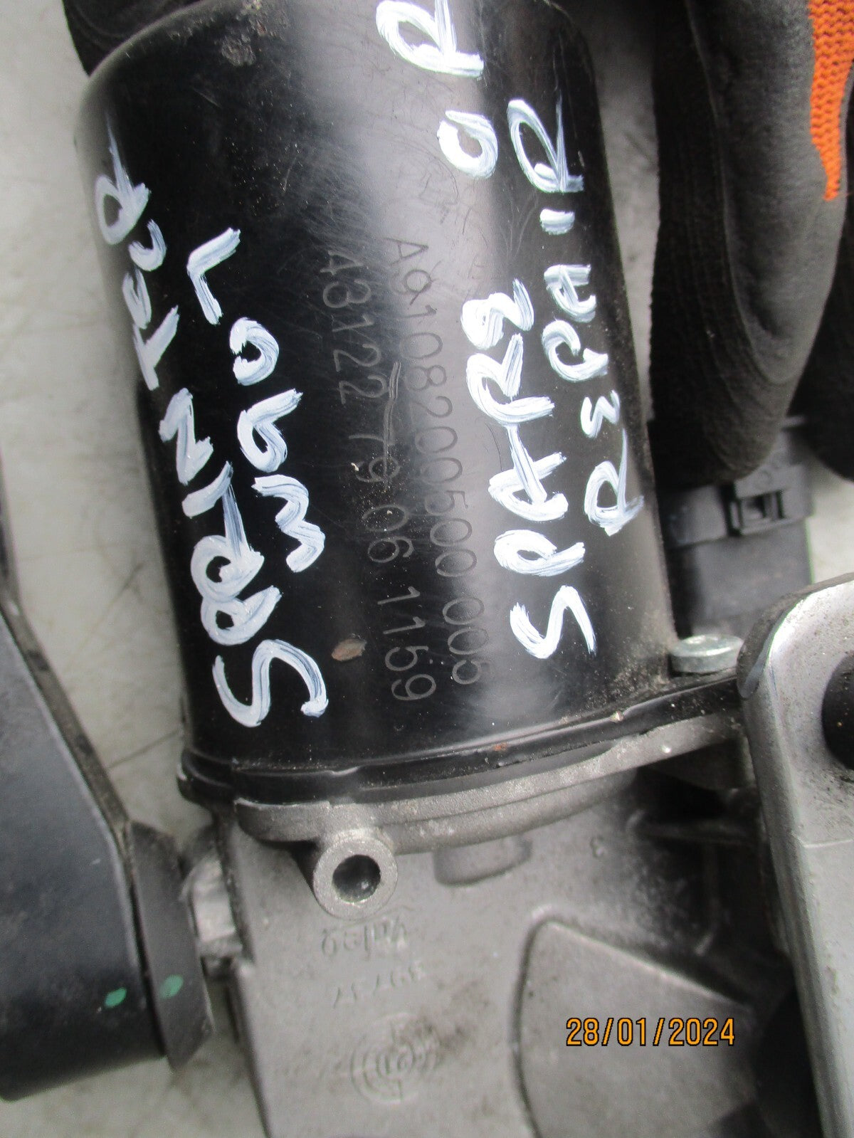 MERCEDES BENZ SPRINTER W907 2023 FRONT WIND SCREEN WIPER MOTOR W000087789