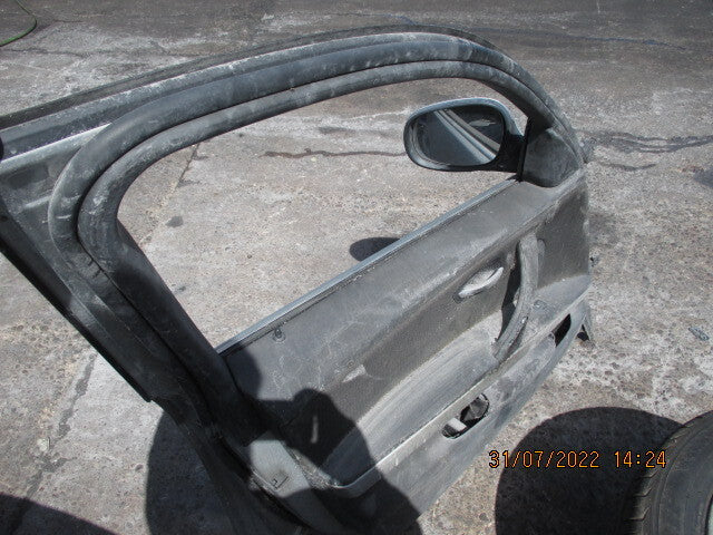 BMW 3 SERIES E90 PRE LCI NSF PASSENGER FRONT COMPLETE DOOR SILVER WING MIRROR